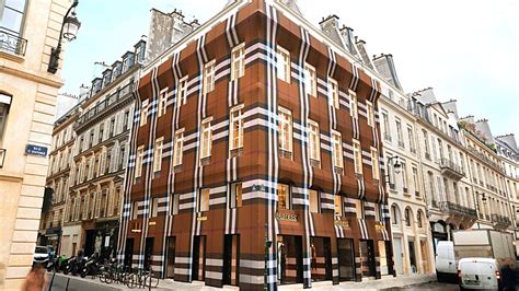 rue saint honoré Burberry